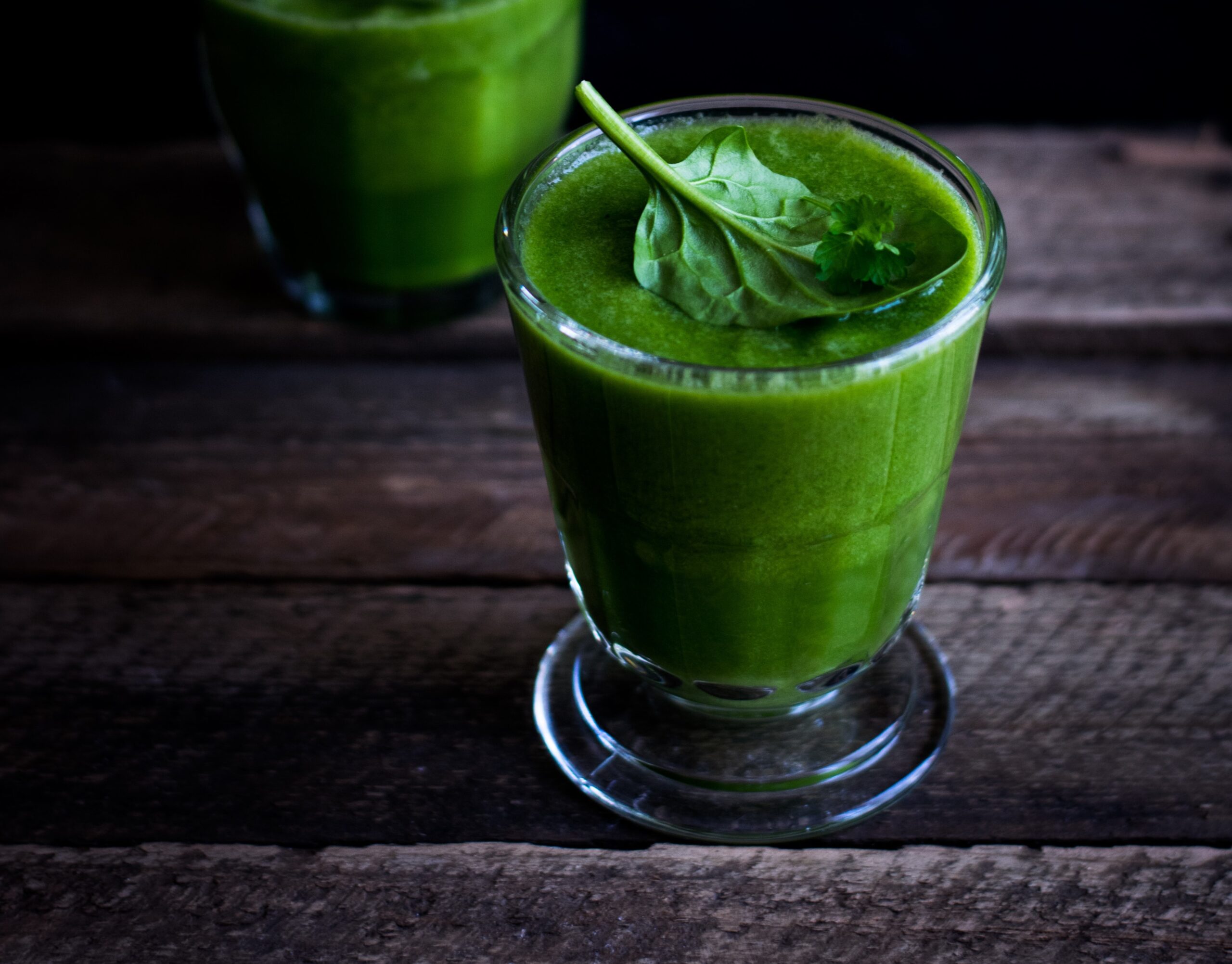 healthy green smoothie for Sirtfood diet